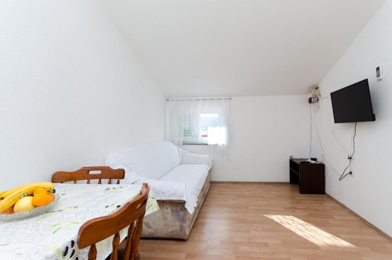 Apartments Anica J Lopar Exterior photo