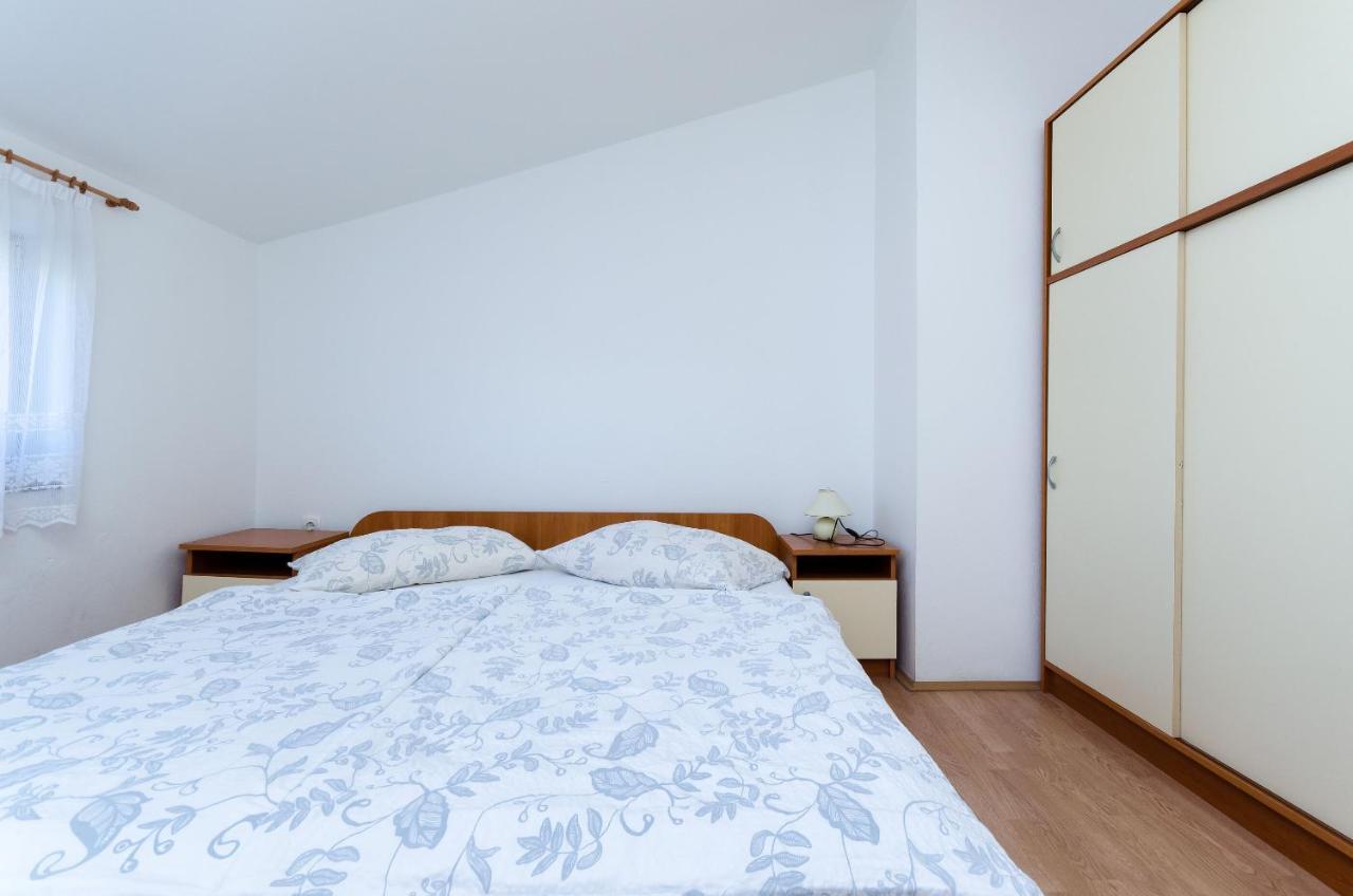 Apartments Anica J Lopar Exterior photo