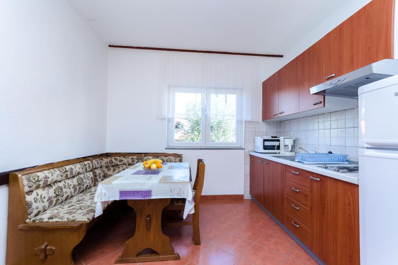Apartments Anica J Lopar Exterior photo