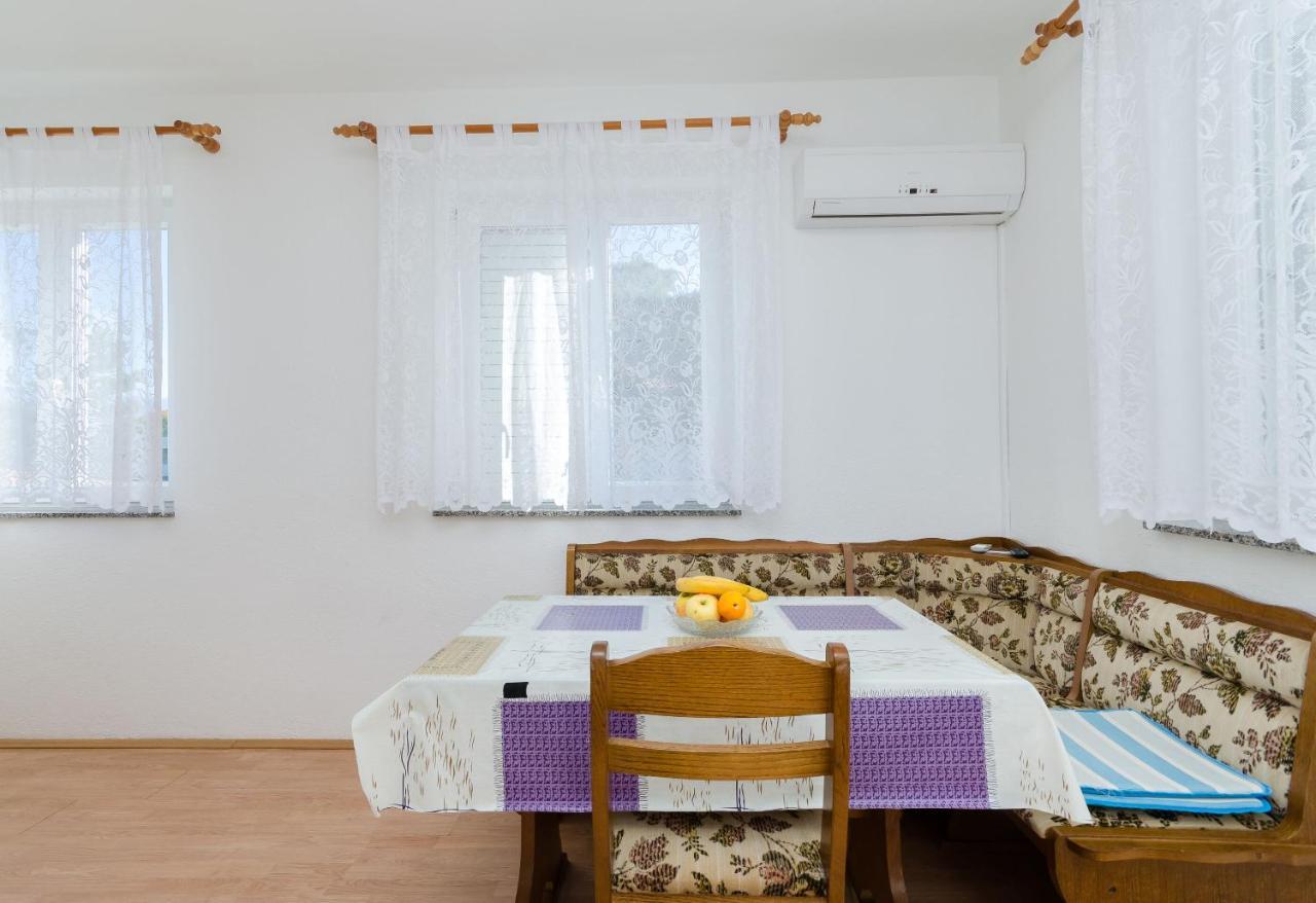 Apartments Anica J Lopar Exterior photo